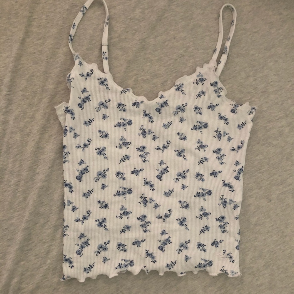 nwot floral tank (negotiable price)